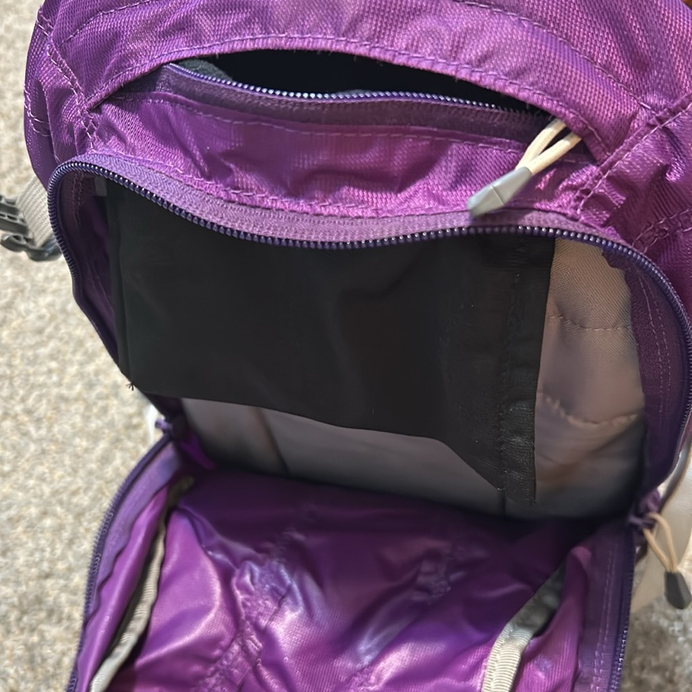 Camelback Women’s L.U.X.E. Mountain Bike Hydration Backpack (100 oz) - Picture 8 of 8